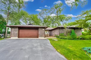 925 Tarrant Dr, Fontana, WI 53125 - Photo 1