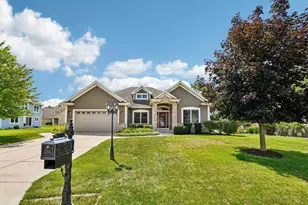 N66W23663 Hillview Dr, Sussex, WI 53089 - Photo 2
