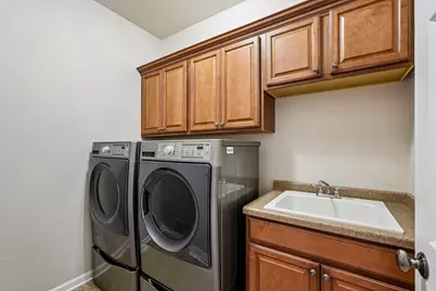 N66W23663  Hillview Dr, Sussex, WI 53089 - Photo 32