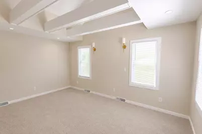 242 E Gauer Cir, Milwaukee, WI 53207 - Photo 10