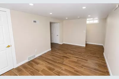 242 E Gauer Cir, Milwaukee, WI 53207 - Photo 14