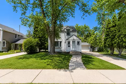 242 E Gauer Cir, Milwaukee, WI 53207 - Photo 2