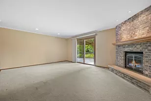 8640 111th Ave, Pleasant Prairie, WI 53158 - Photo 6