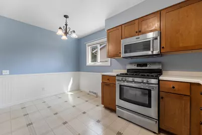 2652 N 124th St #2654, Wauwatosa, WI 53226 - Photo 10