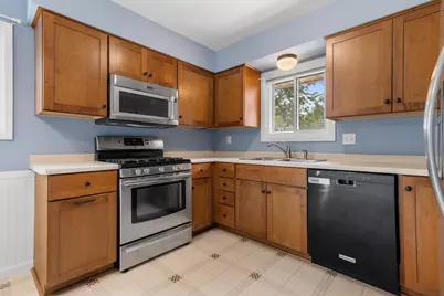 2652 N 124th St #2654, Wauwatosa, WI 53226 - Photo 8