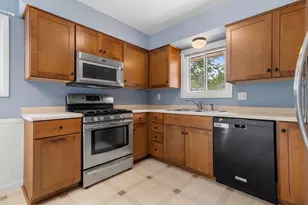 2652 N 124th St, Wauwatosa, WI 53226 - Photo 8