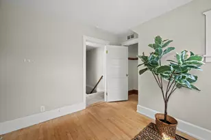 1814 E Kenwood Blvd, Milwaukee, WI 53211 - Photo 18