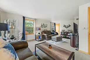 8811 W Hawthorne Ave, Wauwatosa, WI 53226 - Photo 22