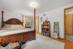 8811 W Hawthorne Ave, Wauwatosa, WI 53226 - Photo 34