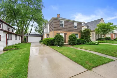 8811 W Hawthorne Ave #8813, Wauwatosa, WI 53226 - Photo 2