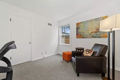 8811 W Hawthorne Ave #8813, Wauwatosa, WI 53226 - Photo 20