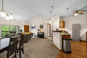 230 Hilldale Dr, Hartford, WI 53027 - Photo 6