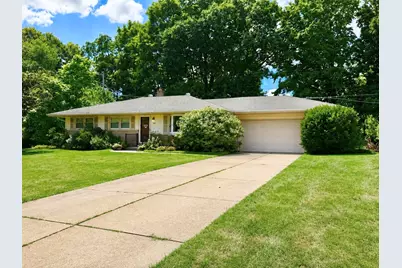 875  Anthony Ln, Brookfield, WI 53045 - Photo 4