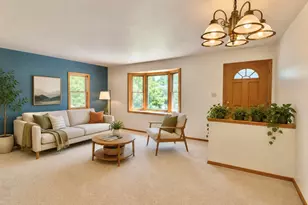 875 Anthony Ln, Brookfield, WI 53045 - Photo 8