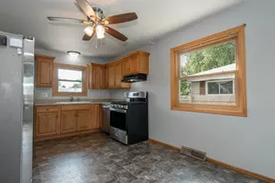 6727 Lone Elm Dr, Racine, WI 53402 - Photo 8