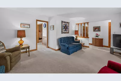 W154N6431  Marvel Dr, Menomonee Falls, WI 53051 - Photo 12