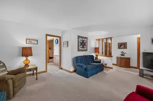 W154N6431 Marvel Dr, Menomonee Falls, WI 53051 - Photo 12