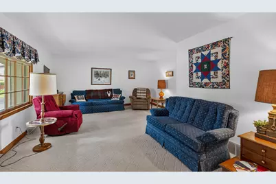W154N6431  Marvel Dr, Menomonee Falls, WI 53051 - Photo 10