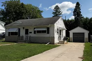 2332 Vanburen St, New Holstein, WI 53061 - Photo 2
