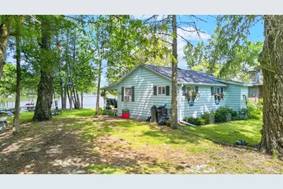 13930  Eastwood Ln, Meeme, WI 53063 - Photo 2