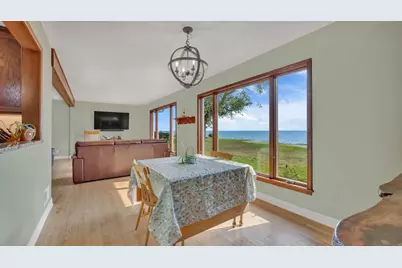 2503  Lakeshore Dr, Sheboygan, WI 53081 - Photo 8