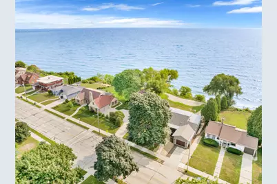 2503  Lakeshore Dr, Sheboygan, WI 53081 - Photo 30