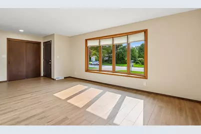 4120 S Regal Dr, New Berlin, WI 53151 - Photo 8