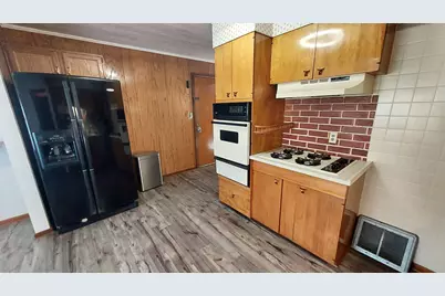 1405  15th Ave, South Milwaukee, WI 53172 - Photo 4