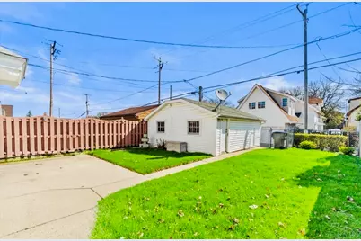 3306 S 15th Pl, Milwaukee, WI 53215 - Photo 18