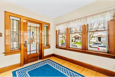 3306 S 15th Pl, Milwaukee, WI 53215 - Photo 6