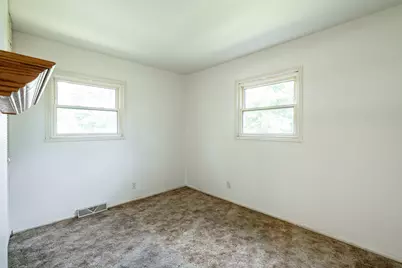 10504 S 4th St, Oak Creek, WI 53154 - Photo 14