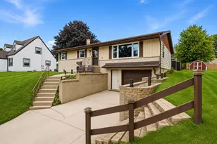 303 S 16th Ave, West Bend, WI 53095 - Photo 2