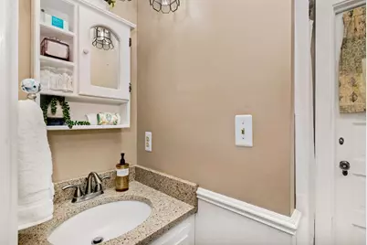 306  Park Ave, Pewaukee, WI 53072 - Photo 12