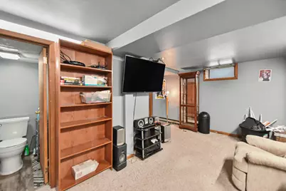 211 N 10th St, Watertown, WI 53094 - Photo 14