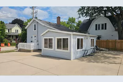 29 E State St, Hartford, WI 53027 - Photo 2