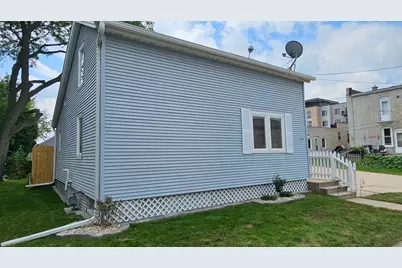 29 E State St, Hartford, WI 53027 - Photo 4