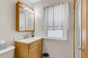 1940 S 33rd St, Milwaukee, WI 53215 - Photo 14