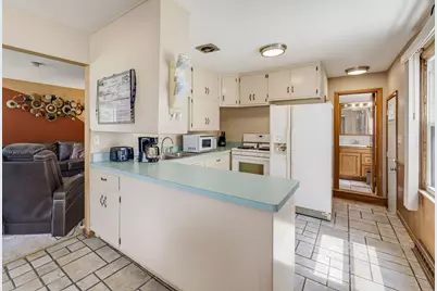 1940 S 33rd St, Milwaukee, WI 53215 - Photo 10