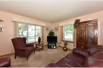 4402 S Lenox St, Milwaukee, WI 53207 - Photo 6