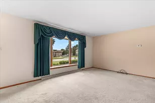 309 Braatz Dr, Kewaskum, WI 53040 - Photo 6