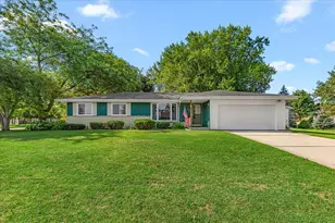 309 Braatz Dr, Kewaskum, WI 53040 - Photo 4
