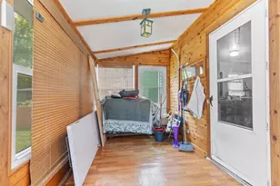 1017 N Chicago Ave, South Milwaukee, WI 53172 - Photo 2