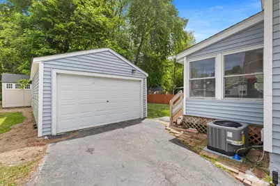 1017 N Chicago Ave, South Milwaukee, WI 53172 - Photo 4