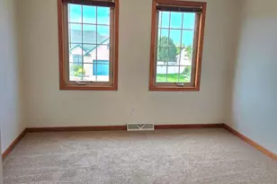 8401 Kingsway Ln, Sturtevant, WI 53177 - Photo 32