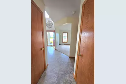 8401  Kingsway Ln, Sturtevant, WI 53177 - Photo 16