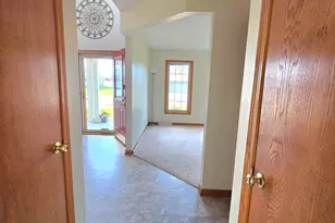 8401 Kingsway Ln, Sturtevant, WI 53177 - Photo 16