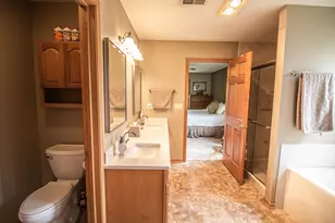 W200N16856 Park Ct, Jackson, WI 53037 - Photo 10