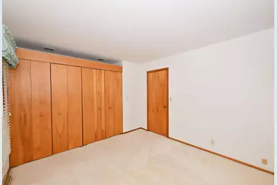 156  Lakefield Ct, Racine, WI 53402 - Photo 20