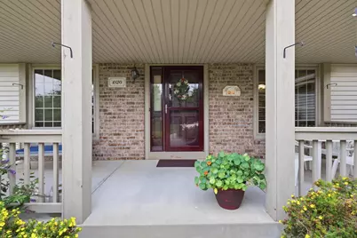 4820 W Alesci Dr, Franklin, WI 53132 - Photo 2