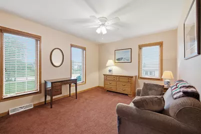 4820 W Alesci Dr, Franklin, WI 53132 - Photo 10
